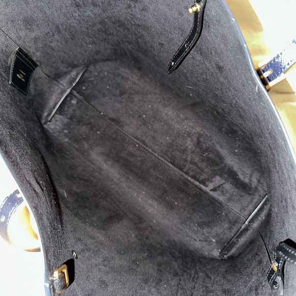 Saint Laurent Boucle Embossed Leather Shopping Tote - Picture 4 of 14